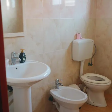 By Roni Pensionat Durrës