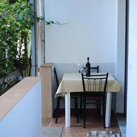 By Roni Guest house Durres
