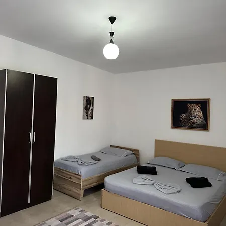 Guest house By Roni Durres